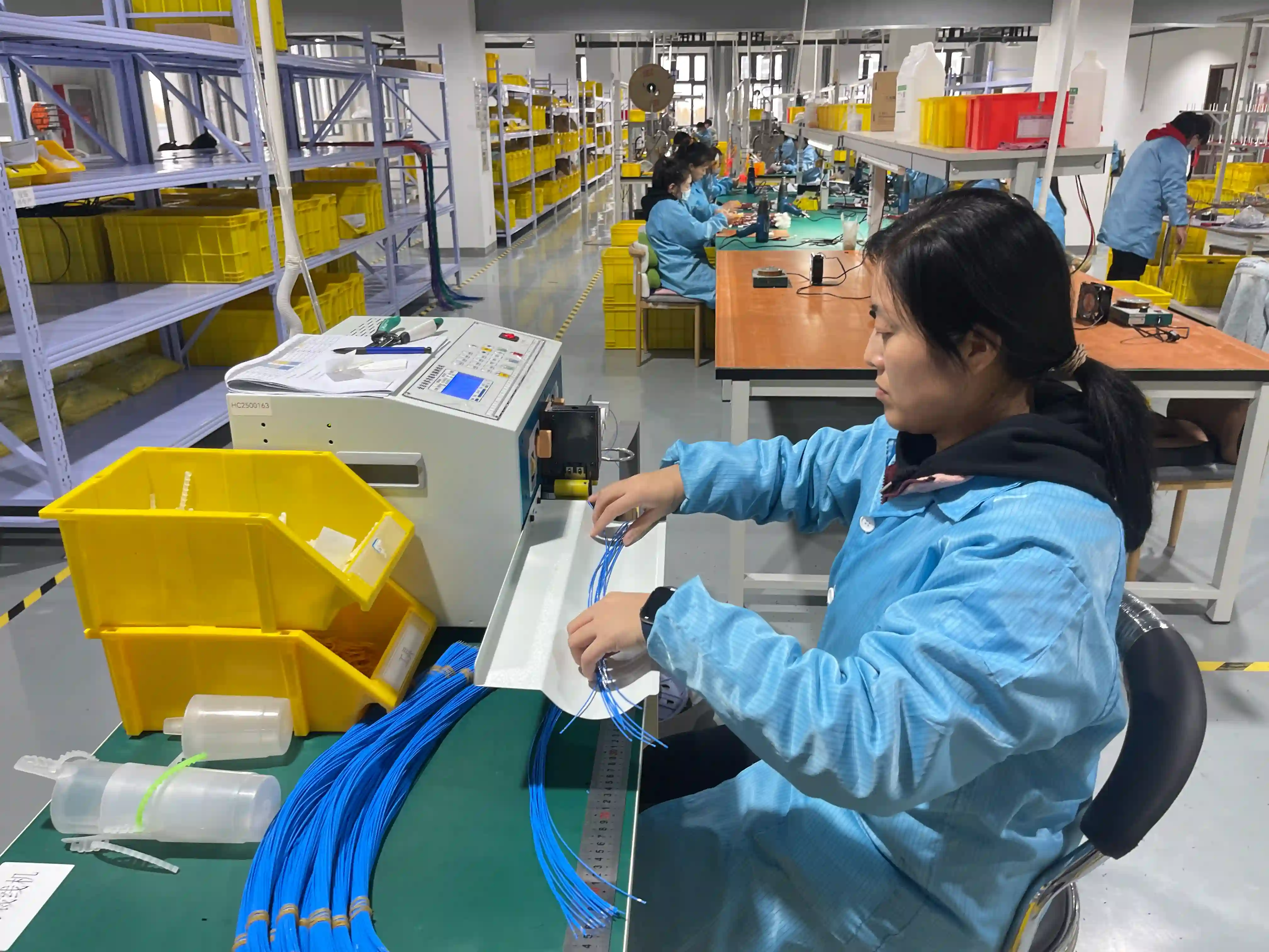 IDC ribbon cable assembly preparation and cutting